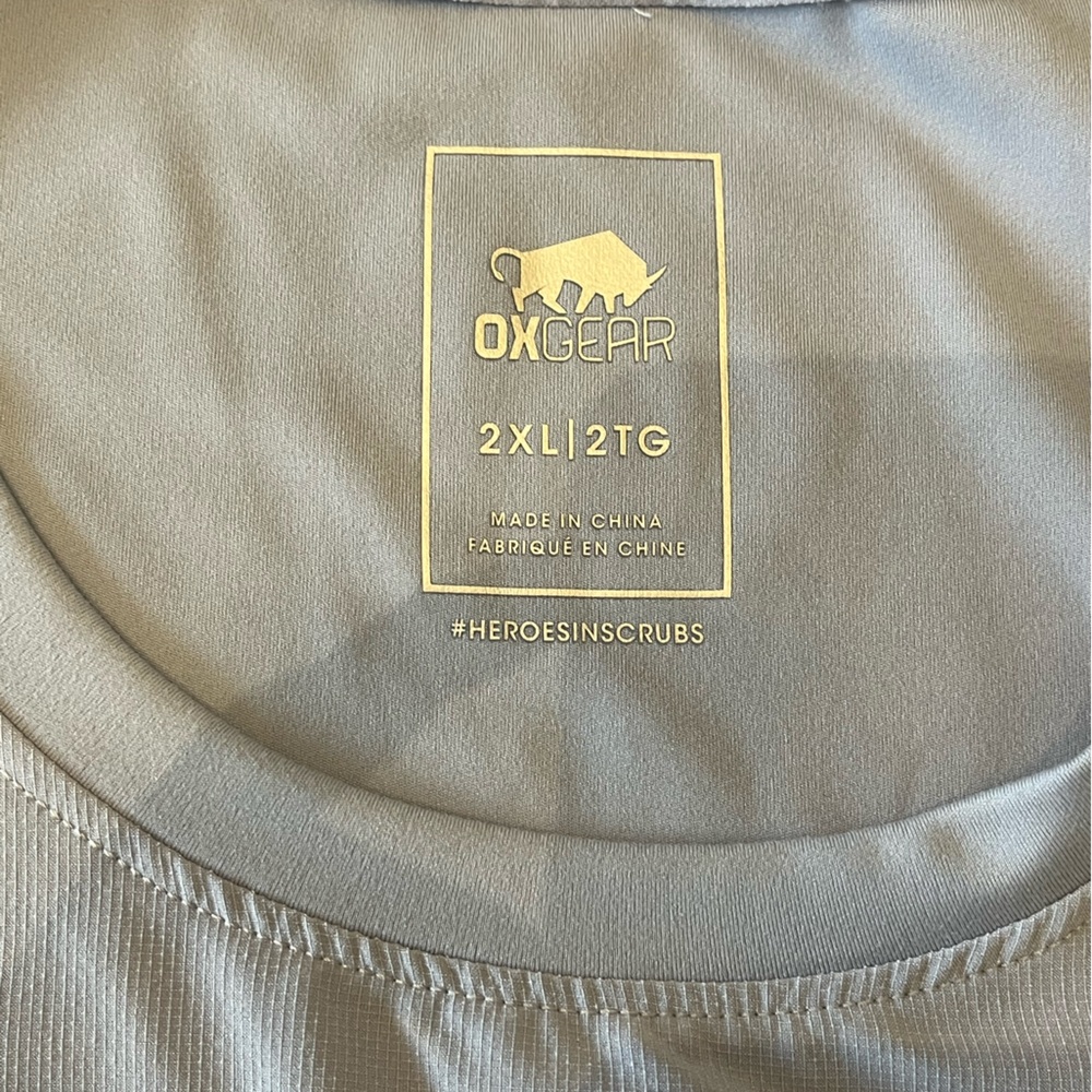 Women’s grey medical scrubs shirt. NWT. - Picture 3 of 7